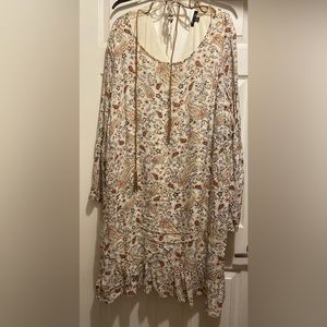 Paisley cream and brown boho peasant dress. 4X Mode Plus